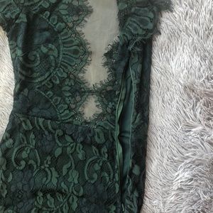 Storia Dresses - NWOT Storia Lace and Mesh Green Bodycon Mini Dress Storia Dresses - NWOT Storia Lace and Mesh Green Bodycon Mini Dress